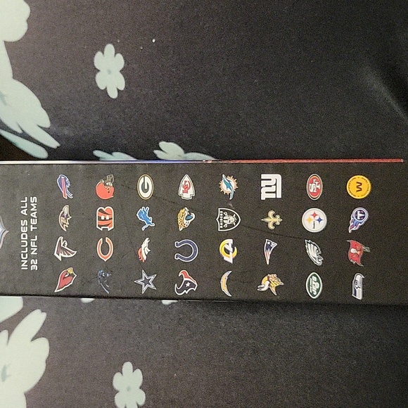 NEW NFL Matching Game NEW IN SEALED PACKAGE - Picture 3 of 4